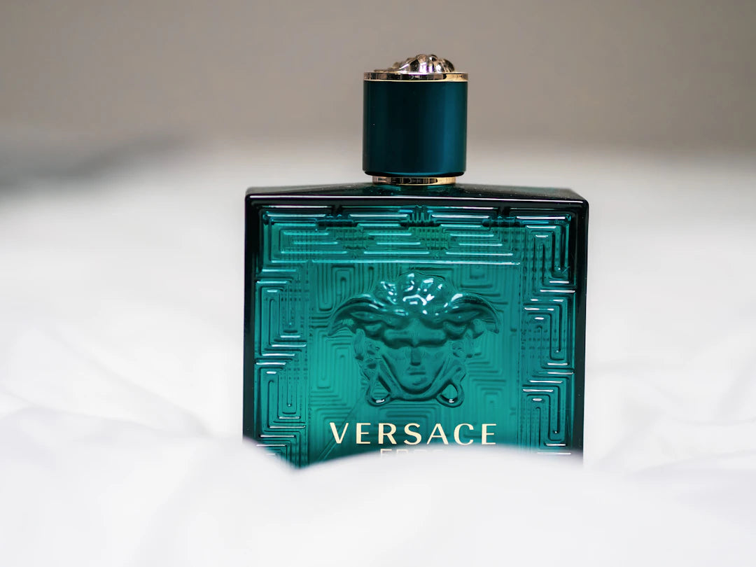 Perfumes Masculinos Amaderados y Especiados para Cada Ocasión