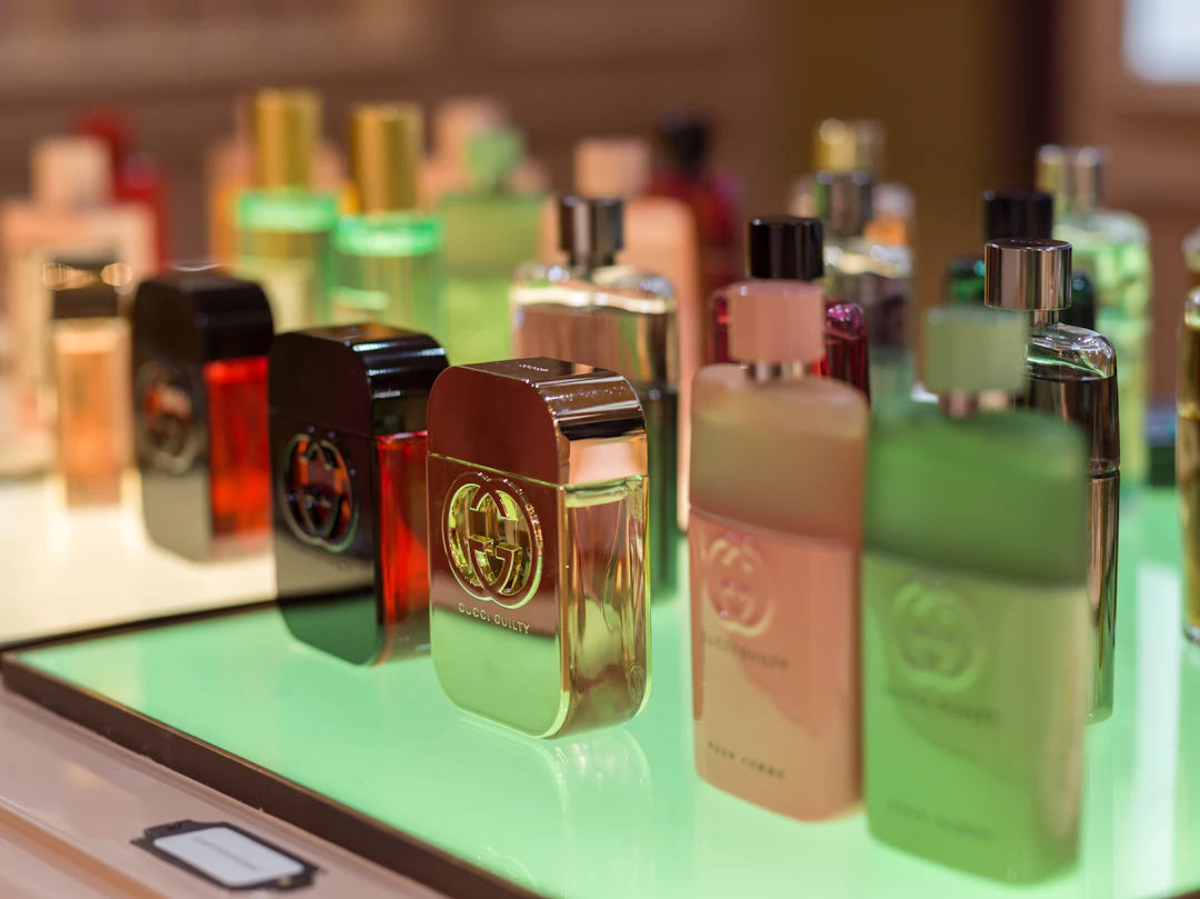 La Importancia de la Experiencia Sensorial en la Compra de Perfumes