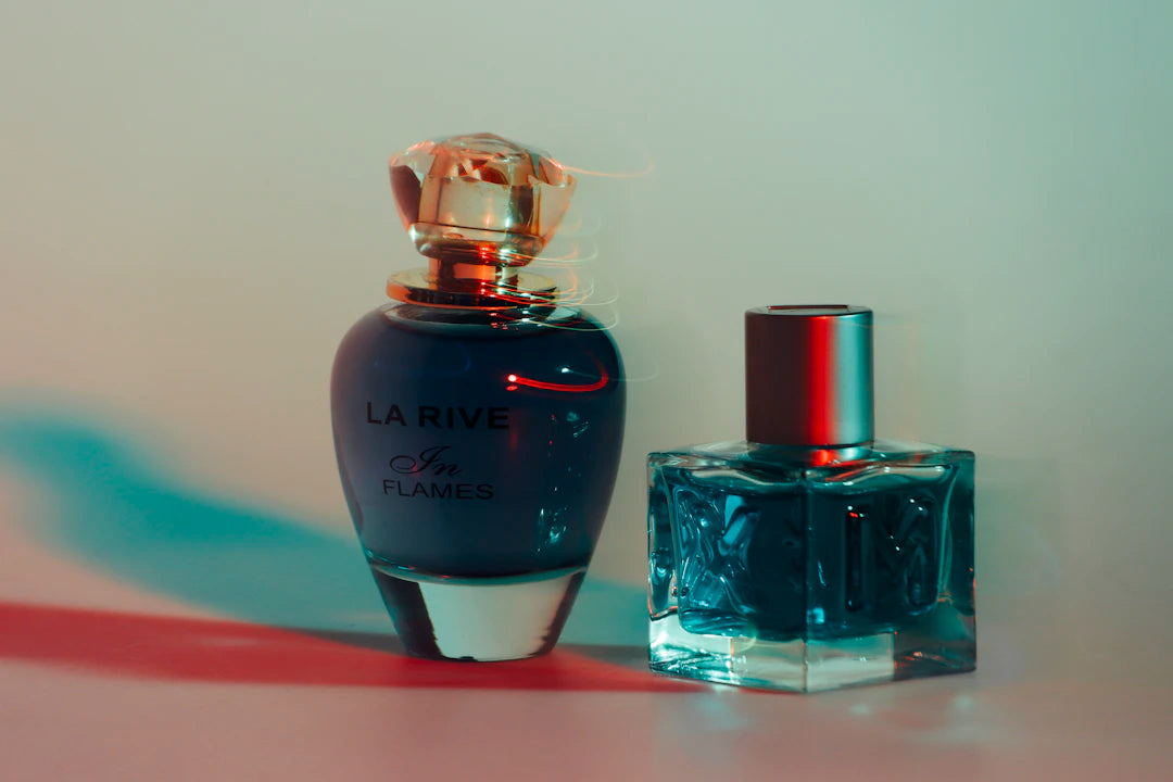 Ingredientes Naturales vs. Sintéticos en la Perfumería